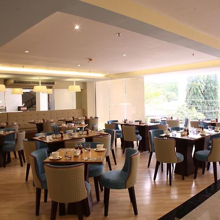 St Mark Hotel Cebu Esterno foto
