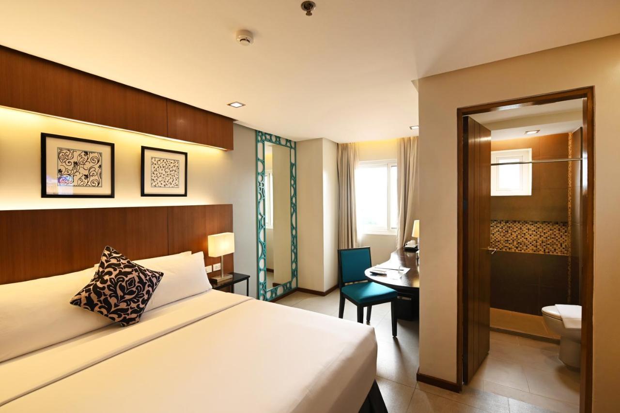 St Mark Hotel Cebu Esterno foto