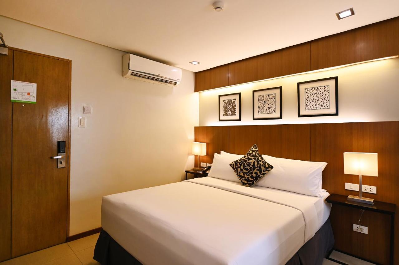 St Mark Hotel Cebu Esterno foto