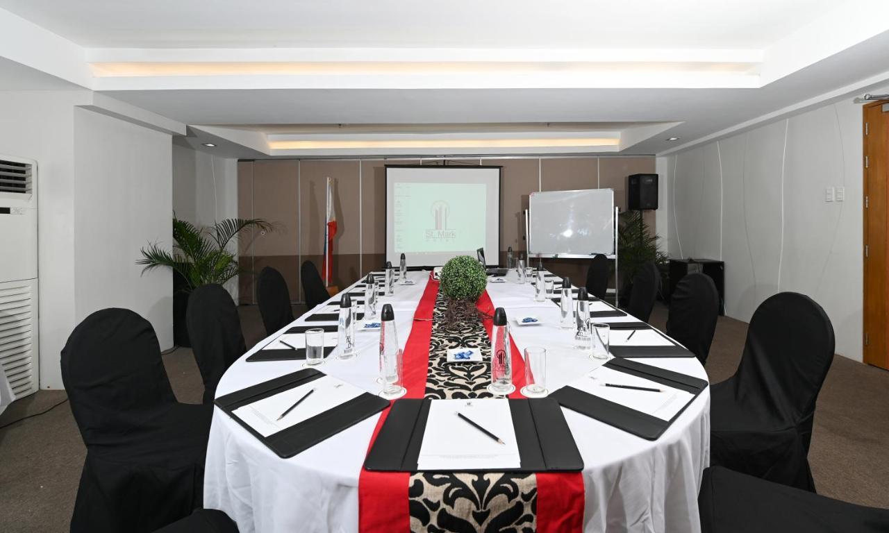 St Mark Hotel Cebu Esterno foto