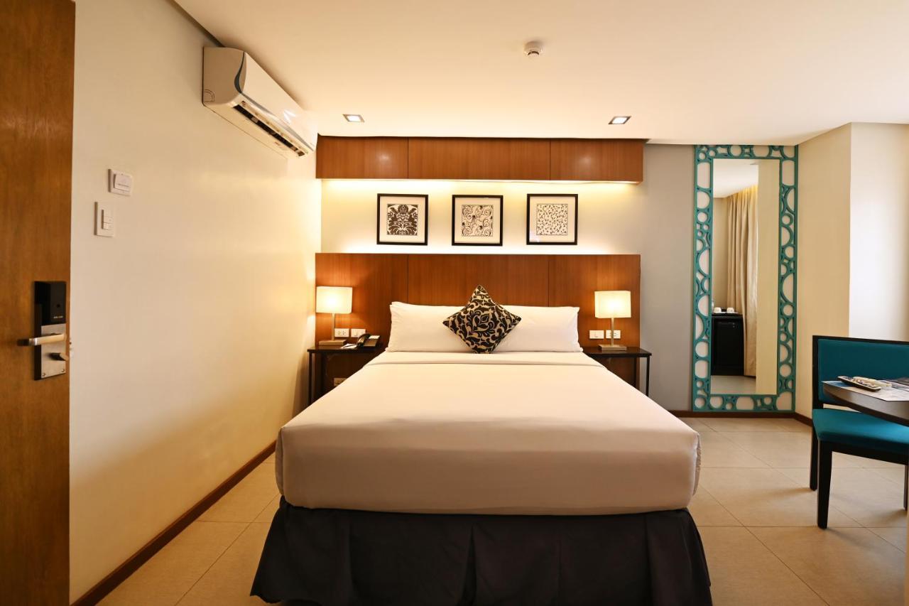 St Mark Hotel Cebu Esterno foto