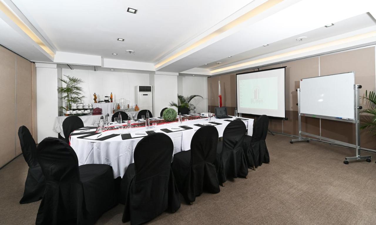 St Mark Hotel Cebu Esterno foto